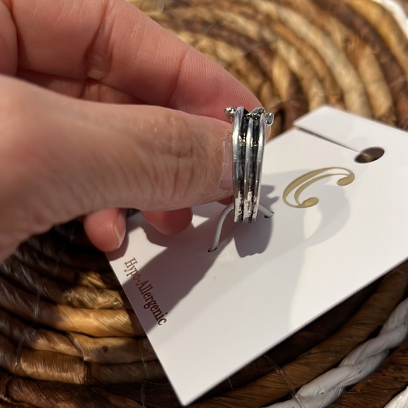 3/$15 Charming Charlie Knotted Ring Size 9 - New - Lot 671 - Picture 5 of 8